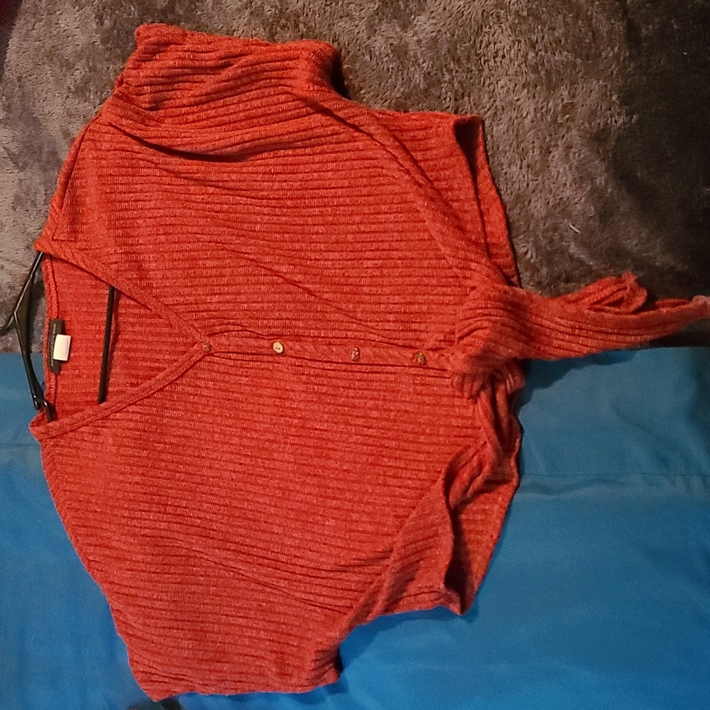Faux button bottom tie shirt